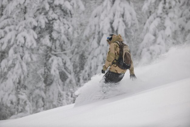 Freestyle-Snowboarder