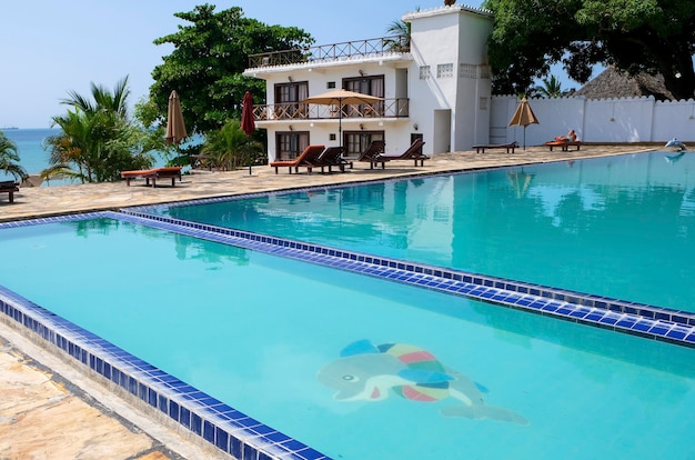 Foto freibad im hotel exotischer luxussommerurlaub