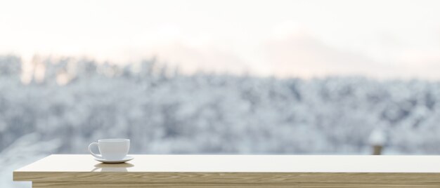 Freier Platz für Produktpräsentation auf Holztischplatte mit Kaffeetasse und unscharfem Hintergrund