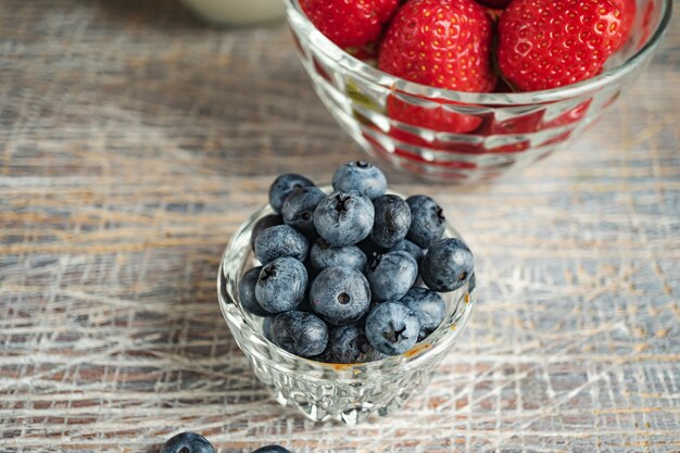 Fresas y arándanos para el postre cerrar