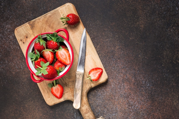 Fresas frescas en un tazón