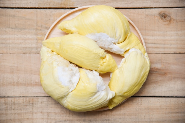Fresco de cáscara de durian frutas tropicales verano