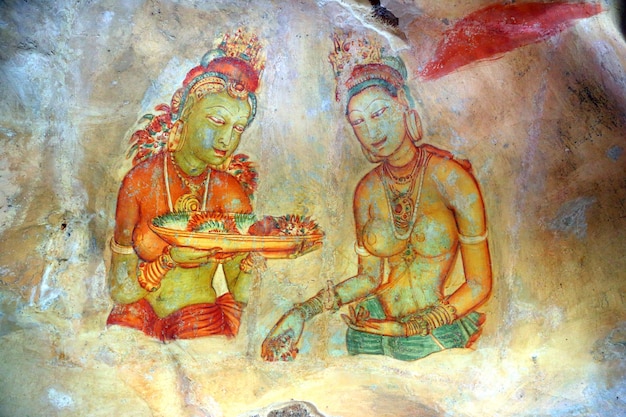 Frescos de la doncella de Sigiriya en una fortaleza en Sri Lanka