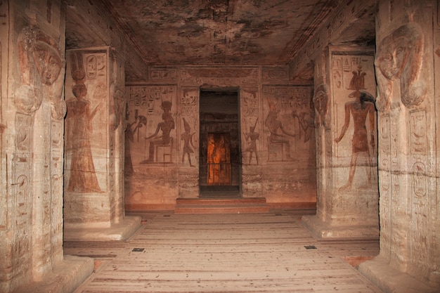 Frescos no templo de Abu Simbel, Egito