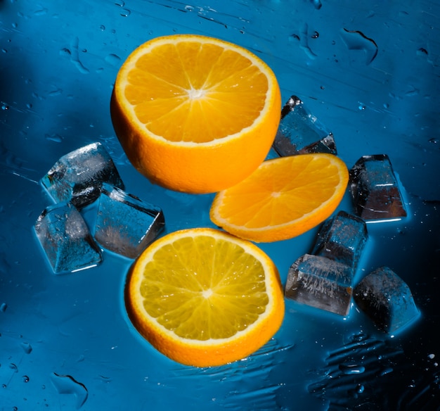 Frescura naranja y cristal cubo de hielo