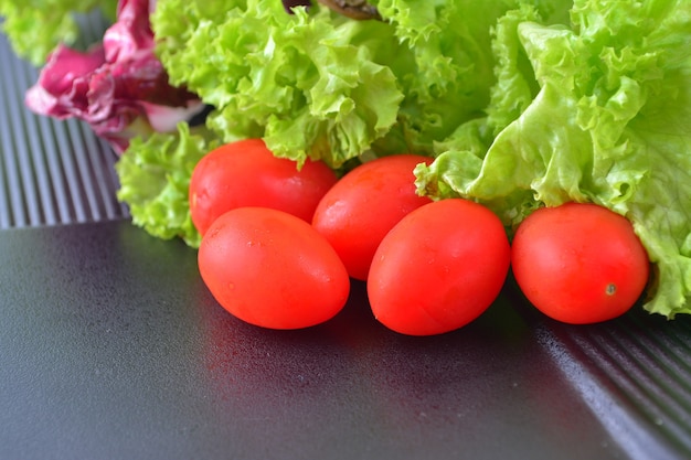 Fresh Close up Tomatenkirsche mit Salatsalat