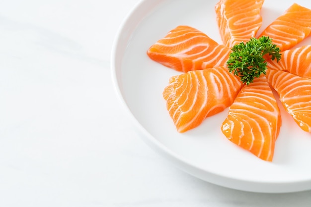 Fresh Salmon Raw Sashimi - Comida Japonesa