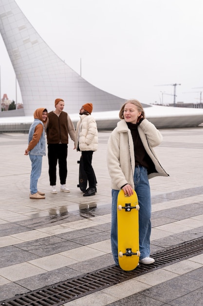 Foto freunde, die zusammen spaß haben