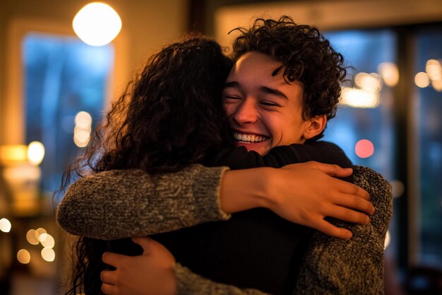 Freunde teilen eine warme Umarmung in einem gemütlichen Café am frühen Abend Generative KI