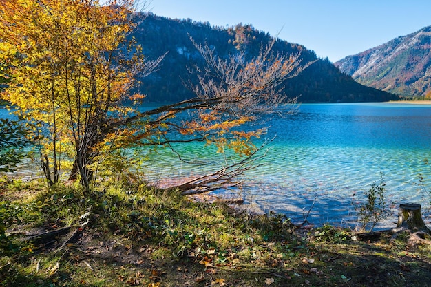 Friedliche Herbst Alpen Bergsee Offensee See Salzkammergut Oberösterreich