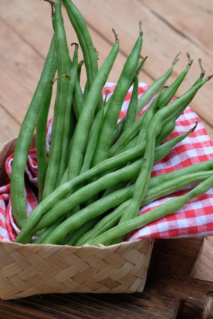 El frijol verde es un tipo de leguminosa que se puede comer de varios cultivares de Phaseolus vulgaris. Buncis