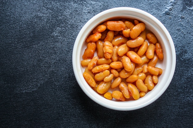 frijoles en salsa de tomate