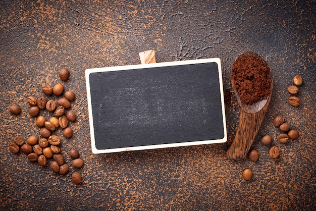 Frijoles tostados y café molido