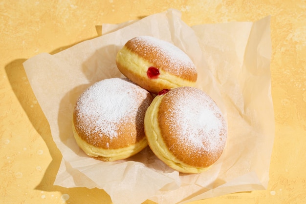 Frisch gebackene Donuts