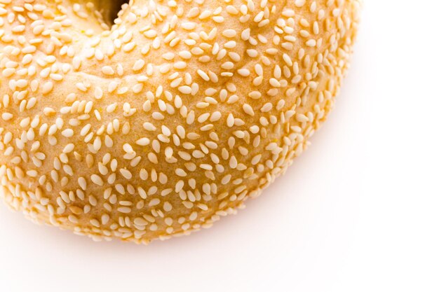 Frisch gebackener Sesam-Bagel