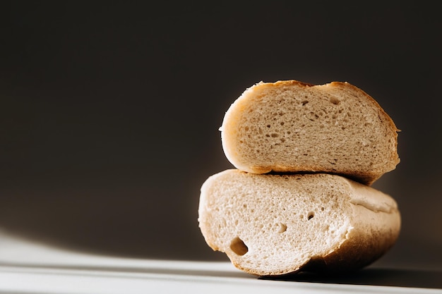 Frisch gebackenes hausgemachtes Brot Nahaufnahme von Vollkornbrot