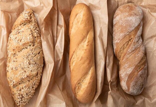 Frisch gebackenes köstliches Brot Ciabatta-Laib mit Samen