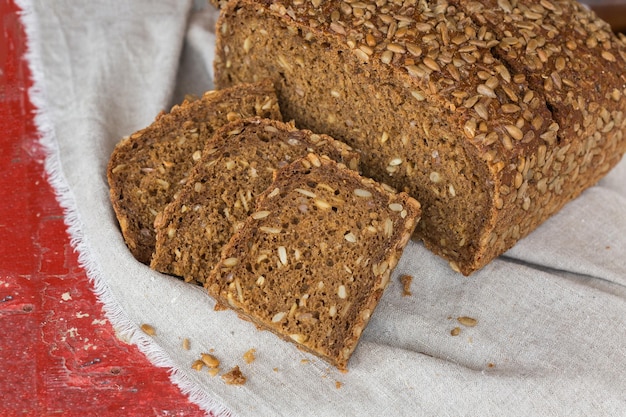 Frisch gebackenes Roggenbrot