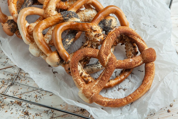 Frisch zubereitete hausgemachte Brezeln