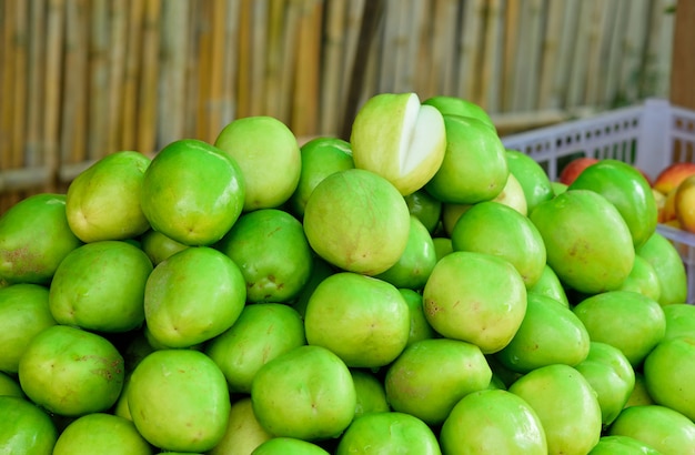 Frische grüne Jujubefrucht auf den Markt gebracht