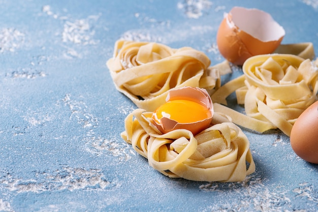 Frische hausgemachte Pasta-Bandnudeln