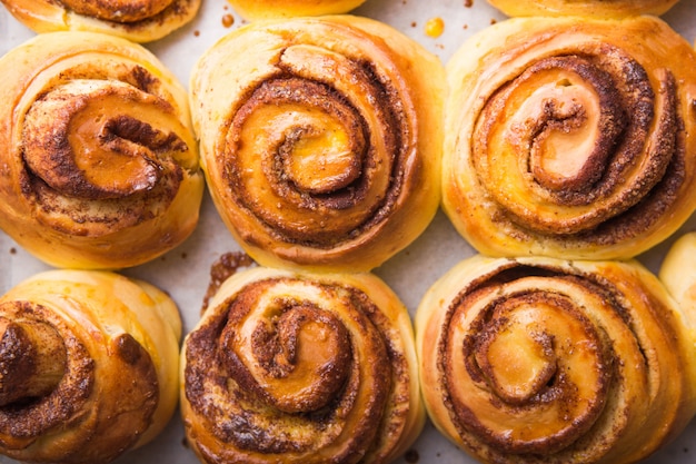 Frische hausgemachte Zimtschnecken