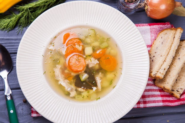 Frische heiße Suppe