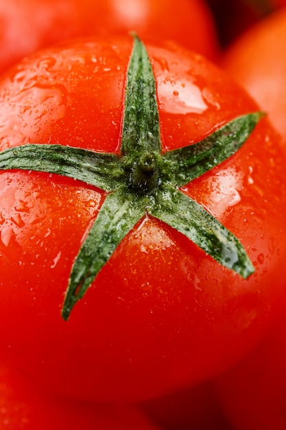 Frische Kirschtomaten mit Nahaufnahme.