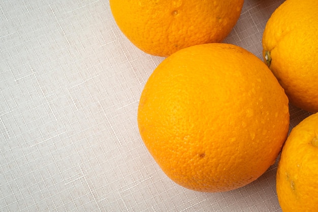 Frische Orangen für Saft