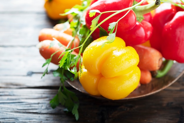 Frische Paprika und Gemüse