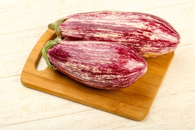 Frische reife Aubergine