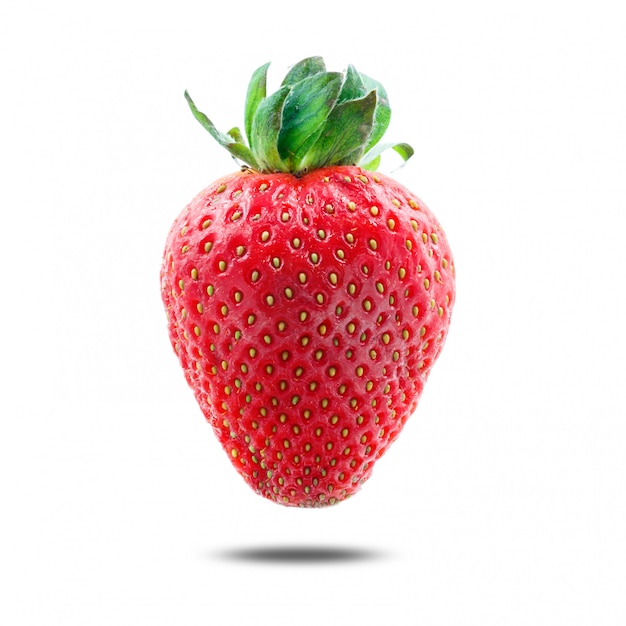 Frische reife Erdbeere lokalisiert auf weißem Hintergrund.