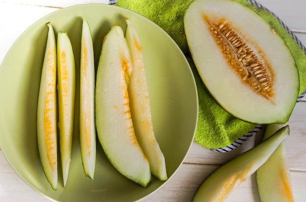 Frische reife Melone auf der Tischnahaufnahme