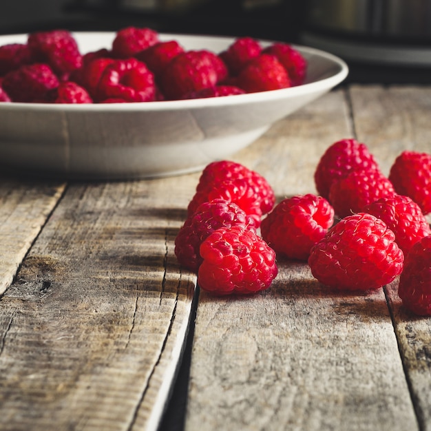 Frische rote Himbeeren