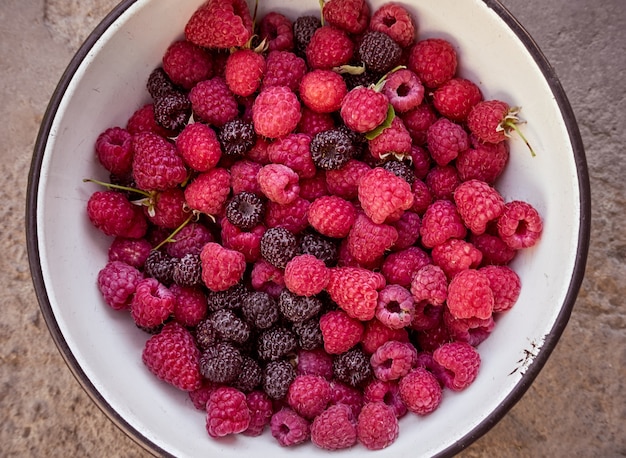 Frische süße Beeren Himbeeren