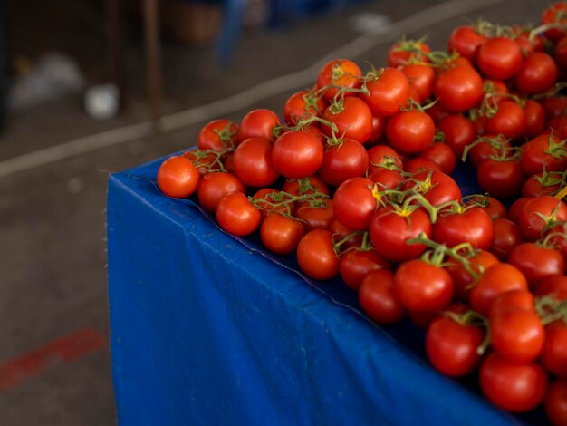 Frische Tomaten auf dem lokalen Markt