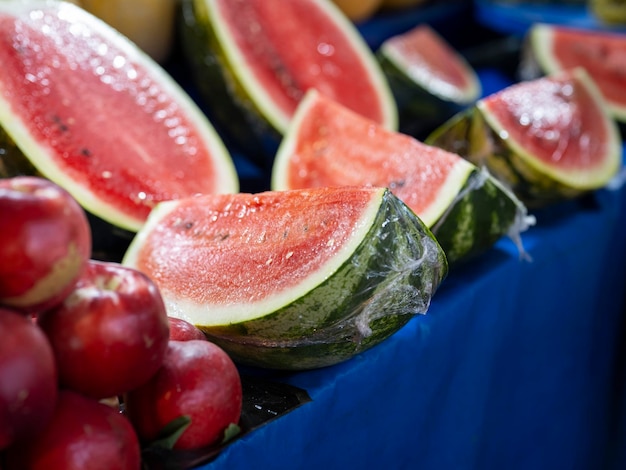 Frische Wassermelonen auf dem lokalen Markt