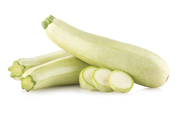 Frische Zucchini isoliert auf weißem Hintergrund