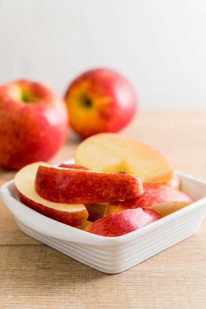 frischer Apfel in Scheiben geschnitten