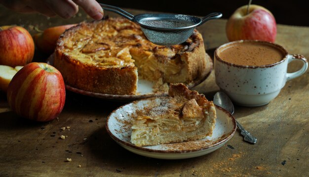 Frischer gebackener köstlicher klassischer amerikanischer Apfelkuchen.