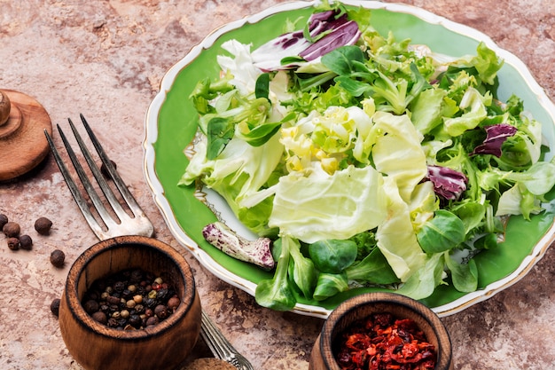 Foto frischer gemüsesalat