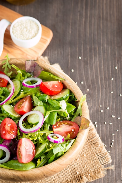 Frischer gesunder Gemüsesalat