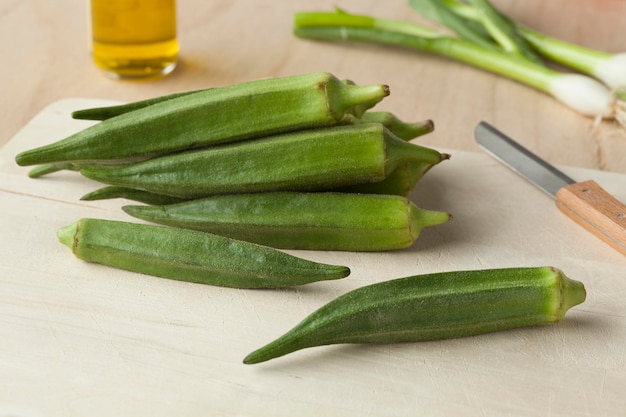 Frischer grüner Okra