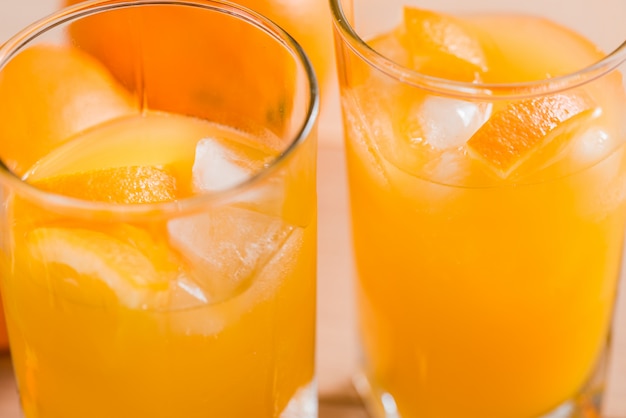 Frischer Orangensaft im Glas