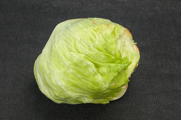 Frischer reifer grüner Iceberg-Salat