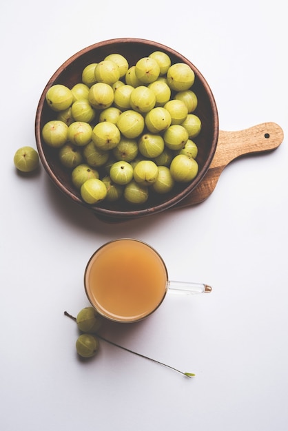 Frischer Stachelbeer- oder Amlasaft (Phyllanthus Emblica)