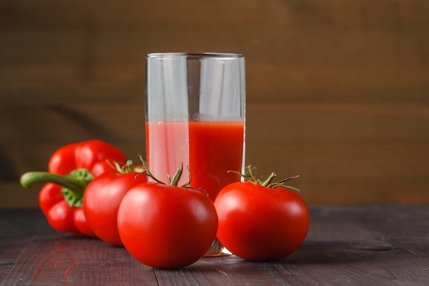Frischer Tomatensaft