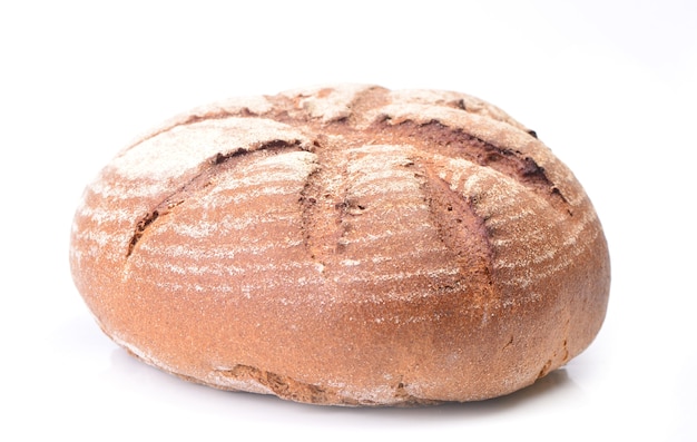 Frisches Brot auf weißem Hintergrund