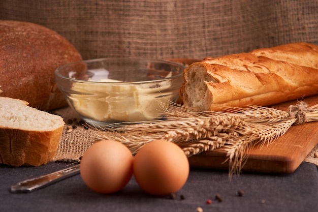 Frisches hausgemachtes Brot. Knackig. Brot im Sauerteig.