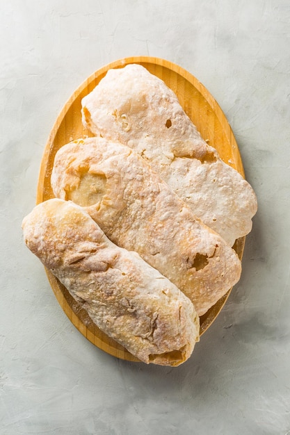 Frisches knuspriges italienisches Ciabatta-Weizenbrot